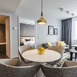 Capri By Fraser, Frankfurt Ξενοδοχείο με διαμερίσματα 4*