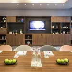 Capri By Fraser, Frankfurt Ξενοδοχείο με διαμερίσματα 4*