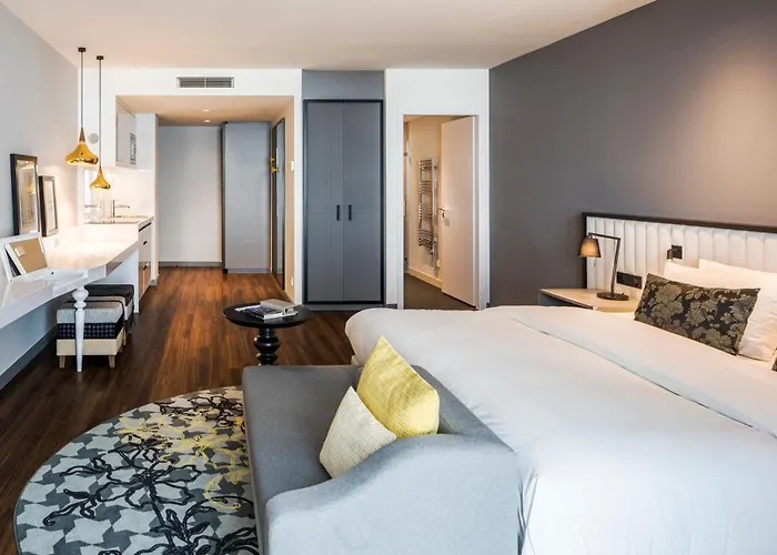 Апарт-отель Capri By Fraser, Frankfurt 4*